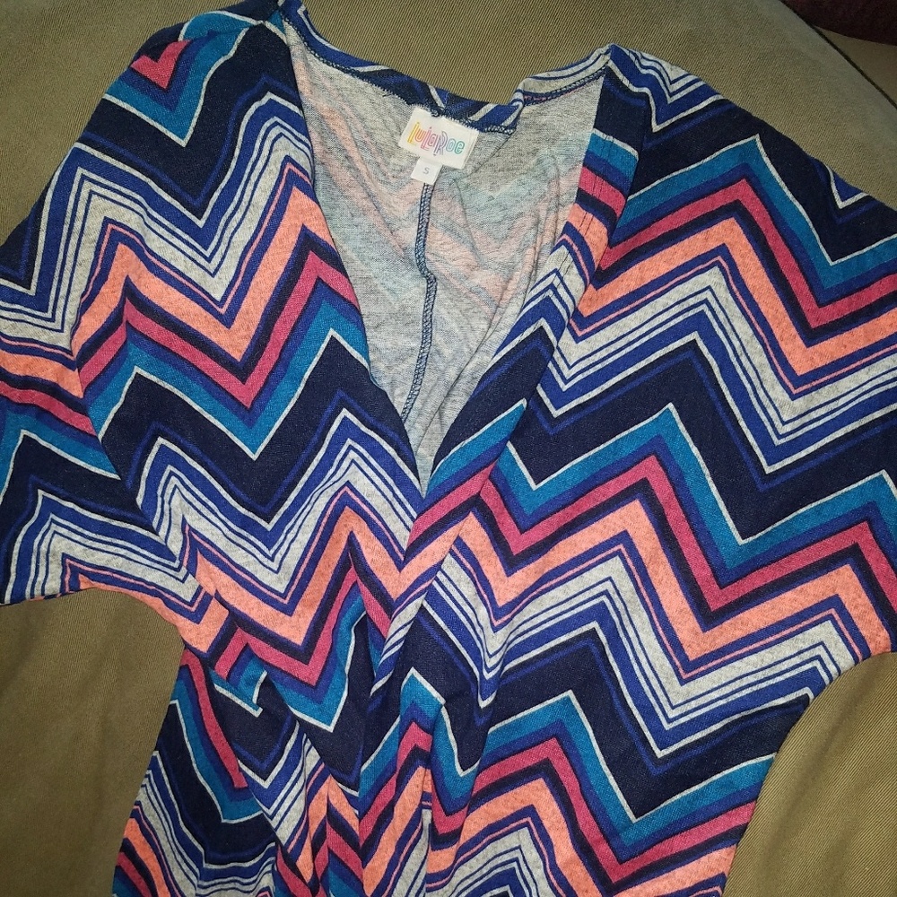 Small lularoe chevron Lindsay